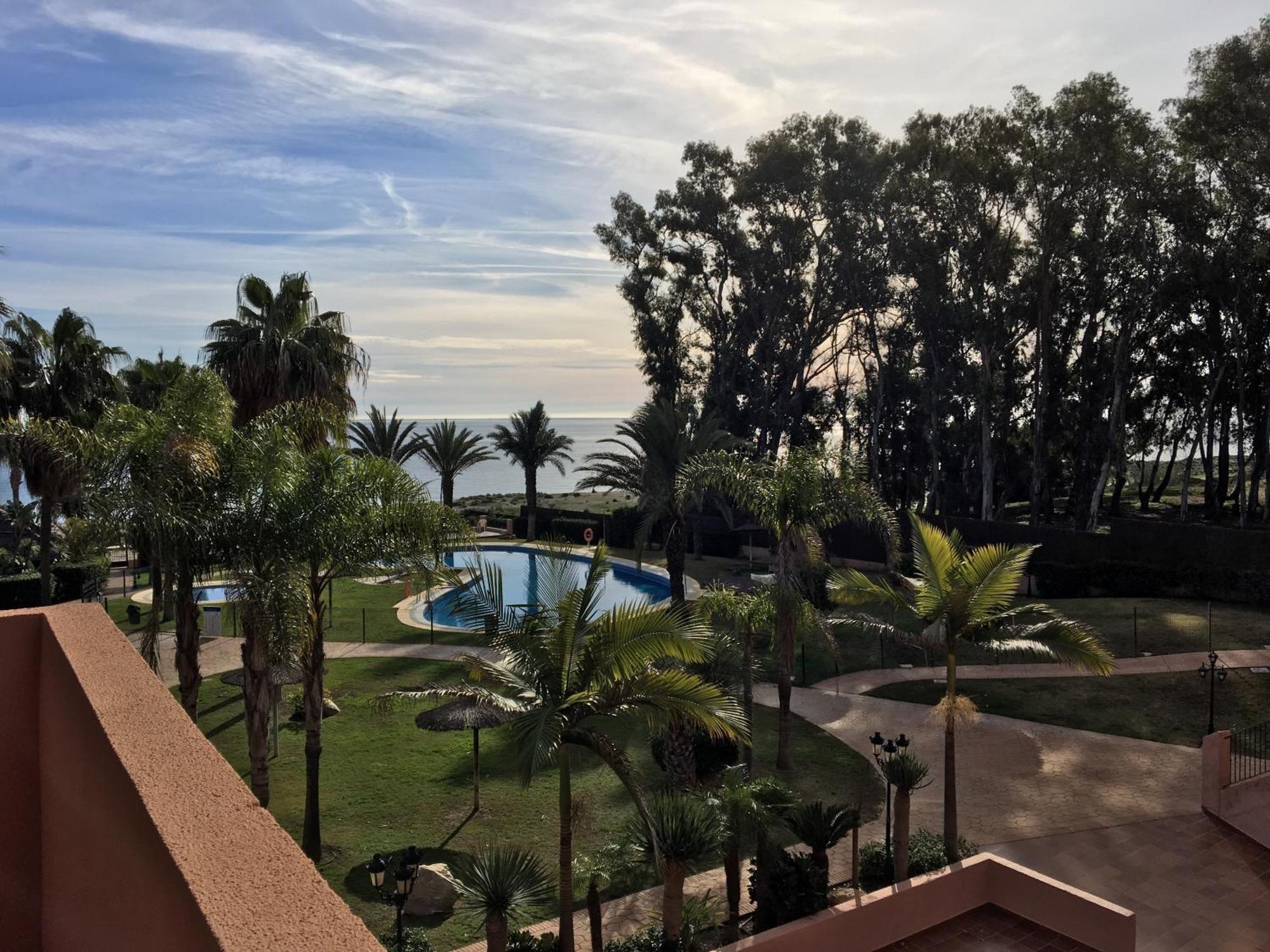 Cn-340 Suites Estepona Bilik gambar