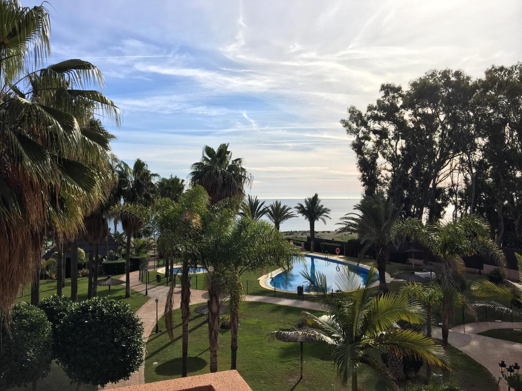 Cn-340 Suites Estepona Bilik gambar